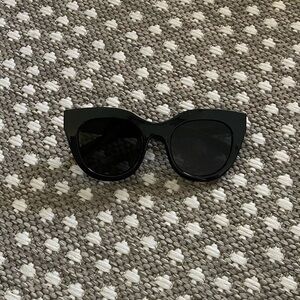 Le Specs air heart black EUC sunglasses